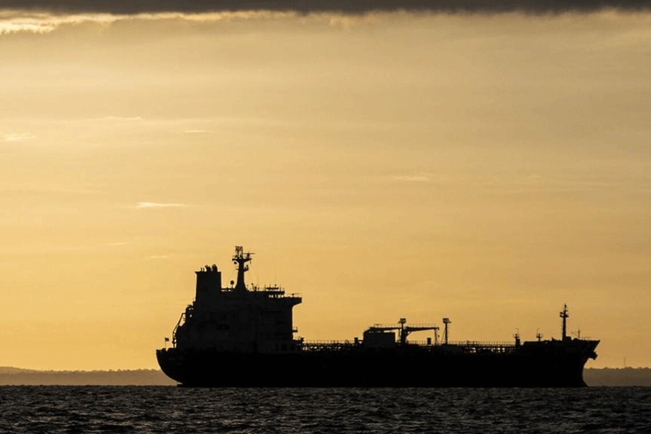 Вазият жиддийлашмоқдами? АҚШ яна Россияга алоқадор танкерни ушлади