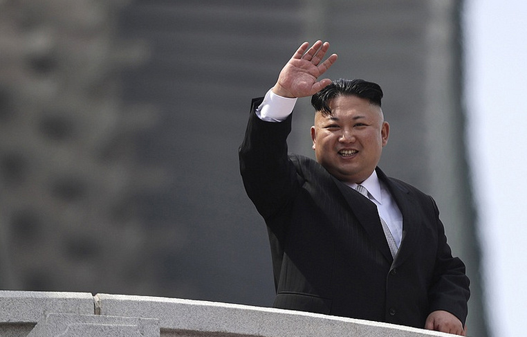 Ким Чен Ин Жанубий Корея раҳбари элчилари билан саммит тўғрисида музокара ўтказди