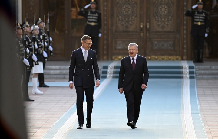 В Ташкенте торжественно встретили президента Финляндии