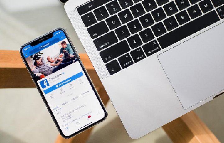 Facebook объяснит пользователям появление постов в их ленте