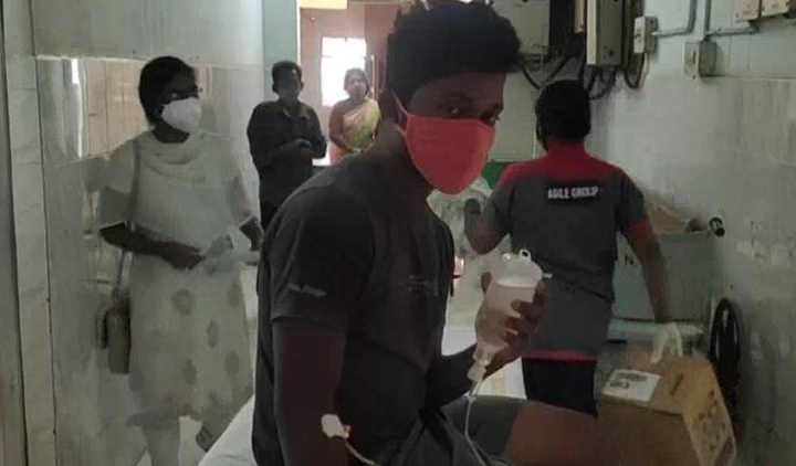 В Индии один человек умер от неизвестной болезни, еще 315 госпитализированы