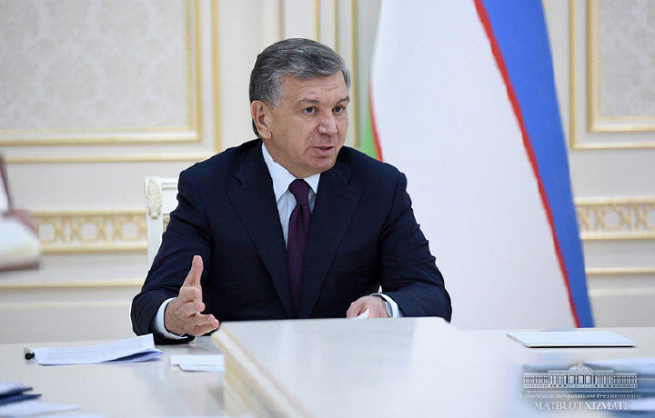 Shavkat Mirziyoyev «O‘zavtosanoat»da 17 ta loyiha yetarli darajada bajarilmaganini tanqid qildi