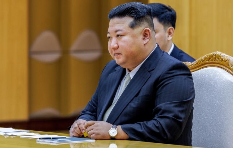 Ким Чен Ин КХДР армиясининг «муҳим миссияси» ҳақида эълон қилди