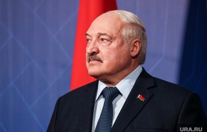 Лукашенко заявил, что пытался наставить Зеленского