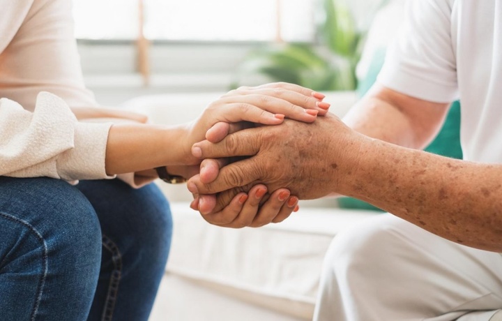 Альцгеймер билан оғриганлар учун қараб туриш хизмати кўрсатилади