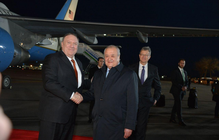 AQSh davlat kotibi Pompeo Toshkentga keldi (foto)