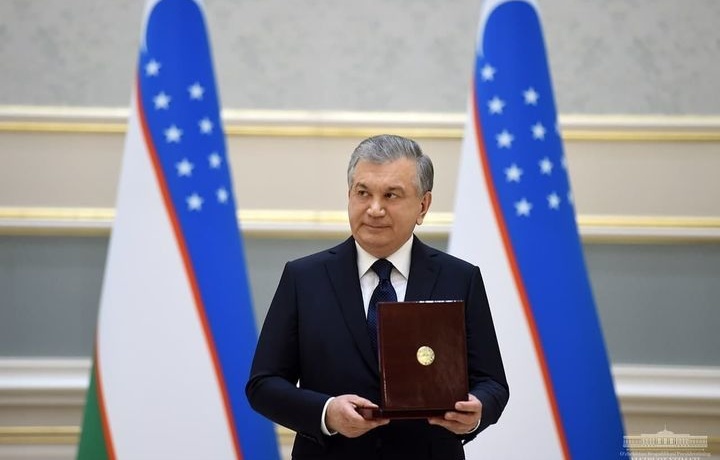 Президент Шавкат Мирзиёев бир гуруҳ ҳарбийларни мукофотлади
