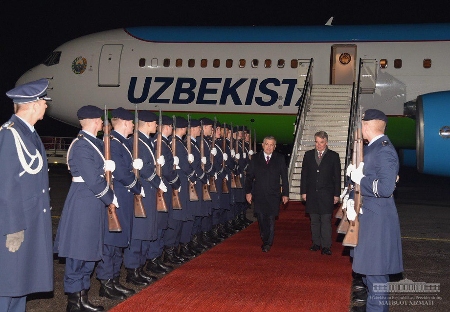 Shavkat Mirziyoyev Berlinga yetib keldi