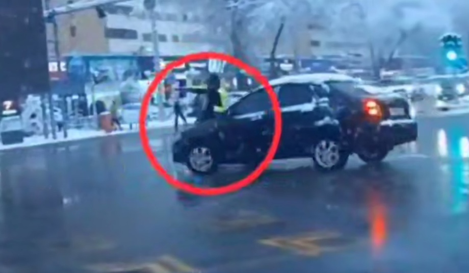 В Ташкенте водитель Lacetti сбил инспектора ДПС