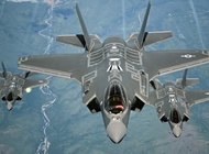 F-35 қирувчи-бомбардимончи самолётлари.