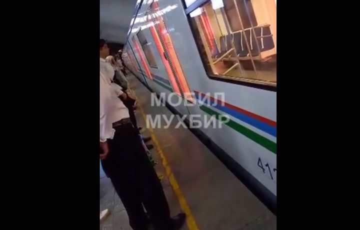Метро поезди эшиклари очилмаганига изоҳ берилди
