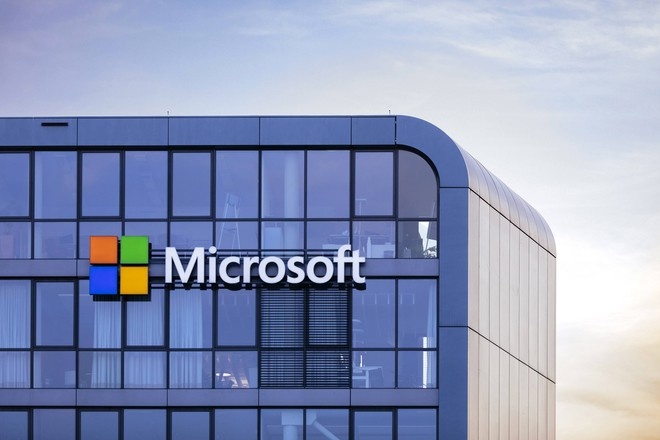Microsoft рассказала, как будут выглядеть приложения на двойных экранах