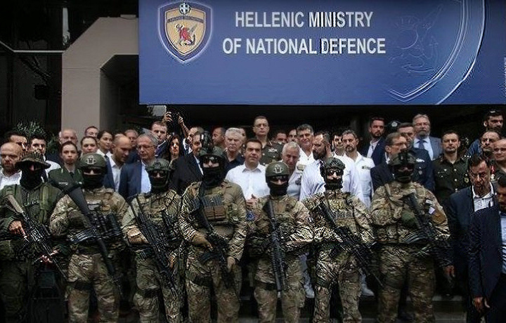 В Греции начались столкновения демонстрантов с полицией