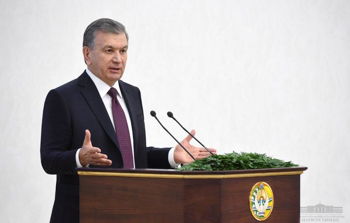 Президент Наманганда видеоселектор йиғилиши ўтказмоқда