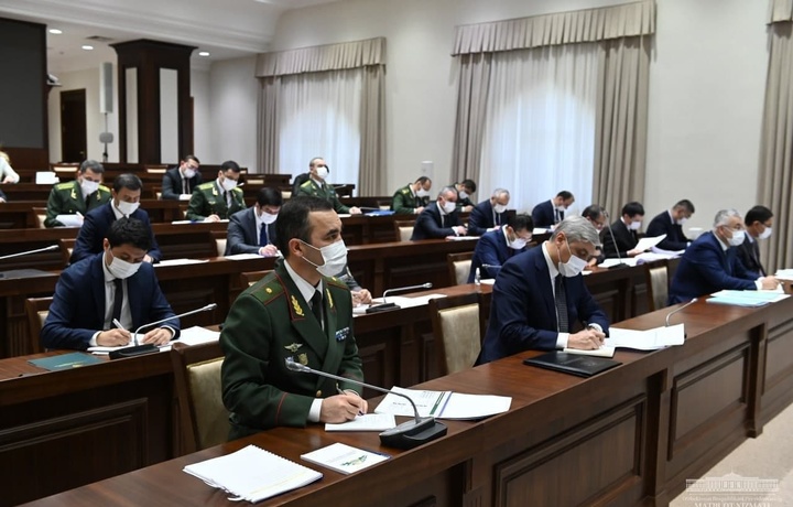 «Божхона институтини тўлиқ трансформация қиламиз» — Президент
