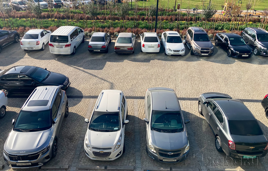 Ortiqcha davlat xizmat mashinalari sotuvga chiqariladi