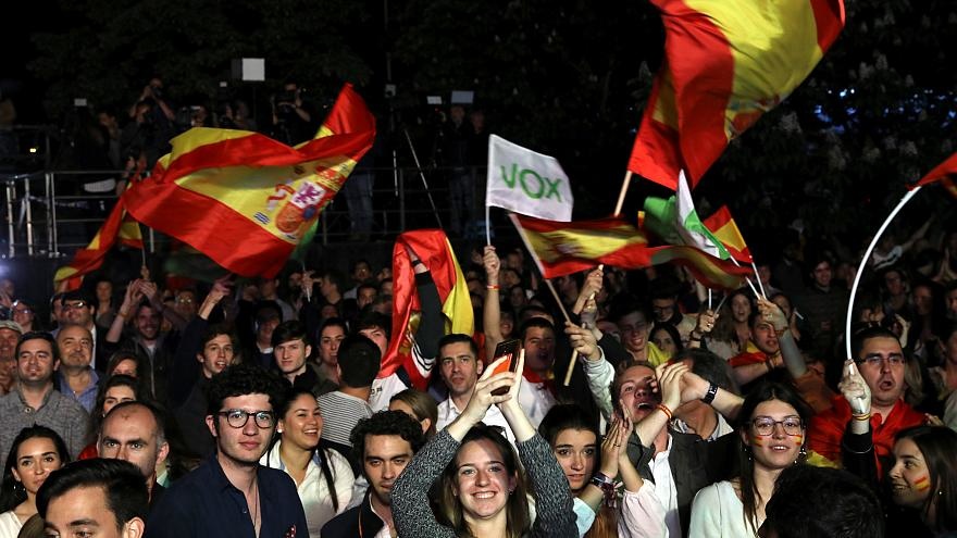 Социалисты победили на парламентских выборах в Испании
