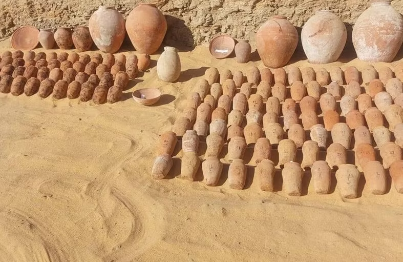 Misrda 4500 yillik qabrlar topildi (foto)