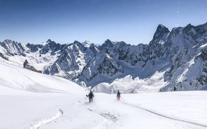 Австрия тоғларида беш чанғичи кўчки остида ҳалок бўлди