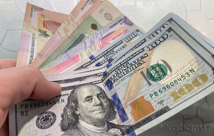Доллар бир неча кунлик кўтарилишдан сўнг пасайди