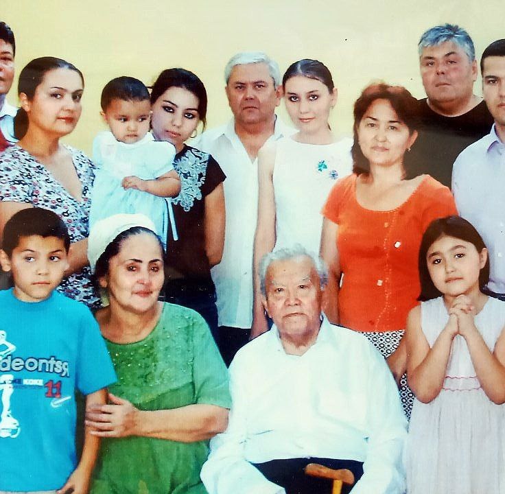 Men onanizm bilan shugullanayotgan qizni kordim. Rus swinger juftlik porno