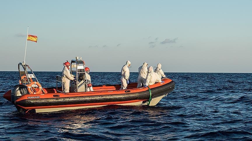 Испания согласилась принять судно с 600 мигрантами