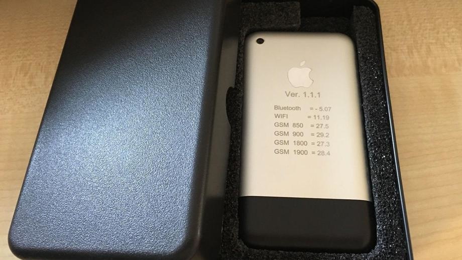 Прототип первого iPhone выставили на eBay