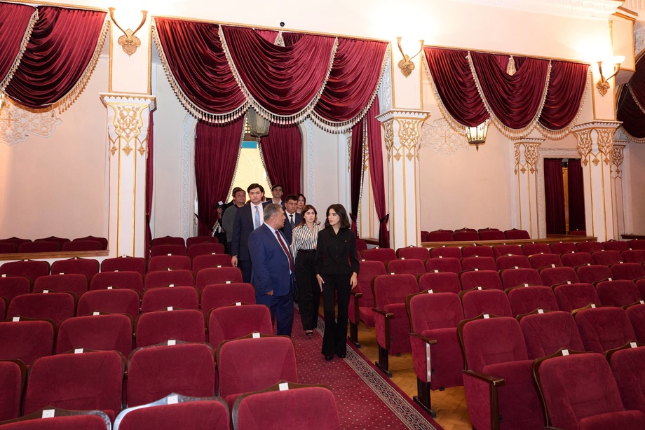 Saida Mirziyoyeva Toshkentdagi teatrlar faoliyati bilan tanishdi (foto)