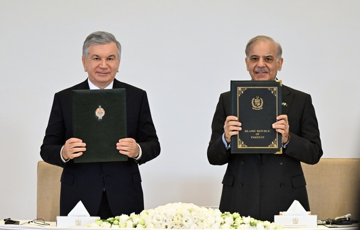 Ўзбекистон президенти ва Покистон бош вазири қўшма бизнес форумида иштирок этди