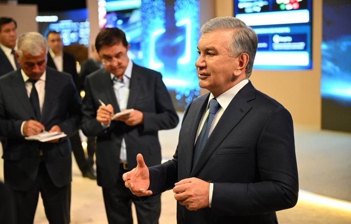 Президент Бухоронинг янги маъмурий маркази билан танишди