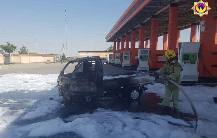 Navoiydagi yoqilg‘i quyish shoxobchasida «Labo» yonib ketdi