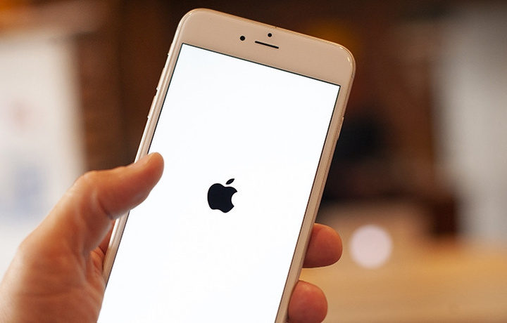 Apple может добавить в складной iPhone систему подогрева экрана