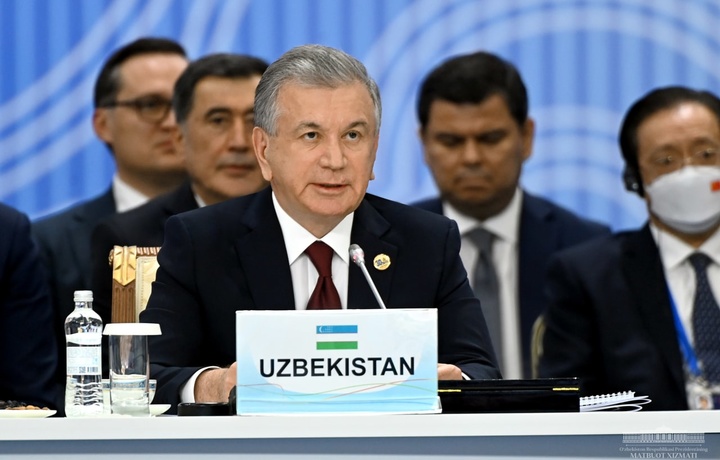 Shavkat Mirziyoyev: iqtisodiyotni global inqirozning salbiy oqibatlariga moslashtirish zarur