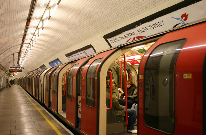 Экологи добились отключения Wi-Fi в лондонском метро