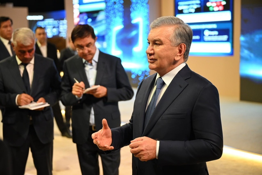 Президент Бухоронинг янги маъмурий маркази билан танишди