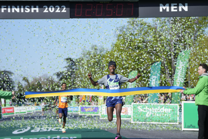 «Марафон учун туғилганлар»: Эфиопияликлар Парижни ҳам забт этишди