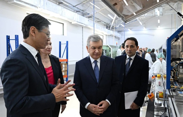 Президент ознакомился с проектом по производству микропроцессорных модулей в Ахангаране