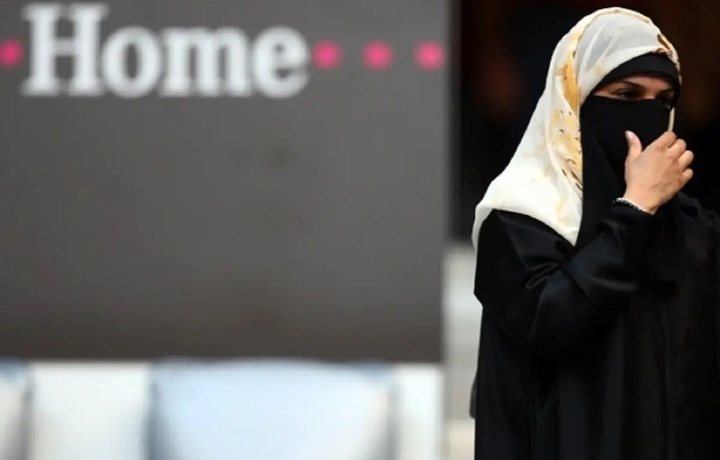 В Швейцарии запретили носить закрывающую лицо одежду
