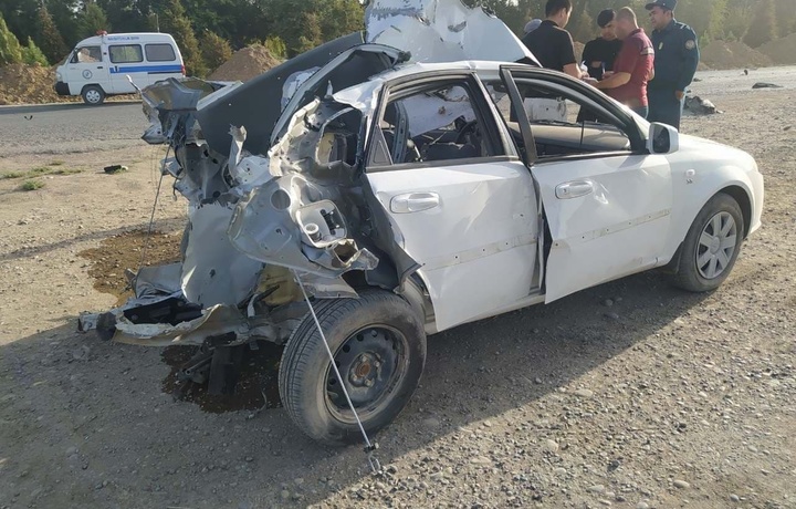 В Кашкадарье во время движения у автомобиля Lacetti взорвался газовый баллон