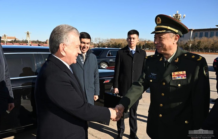 Shavkat Mirziyoyev xitoy millatining ramziy yuragi hisoblangan maydonga bordi (foto)