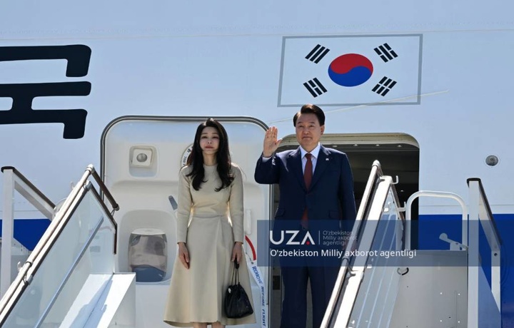 Koreya Respublikasi prezidenti Samarqandga uchib ketdi