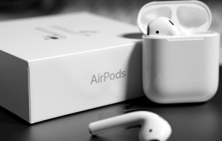 В наушники Apple AirPods встроят датчик света – зачем?