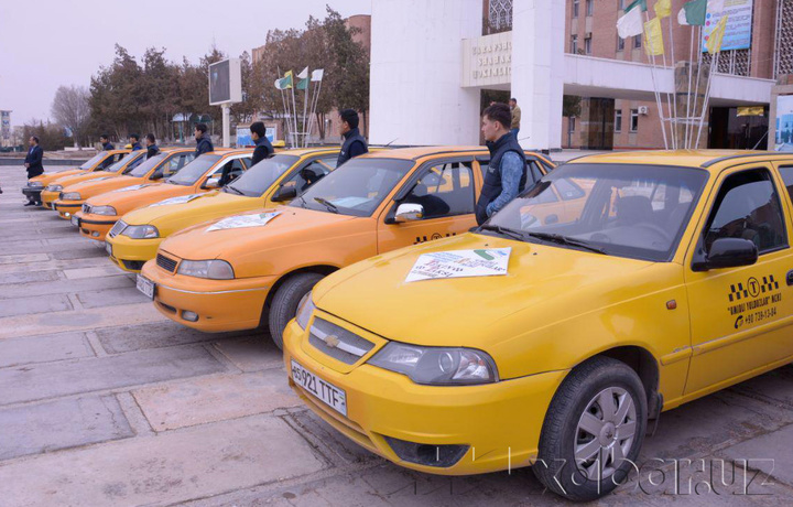 Zarafshonda xayrli ish: «Tekin taksi» loyihasi yo‘lga qo‘yildi