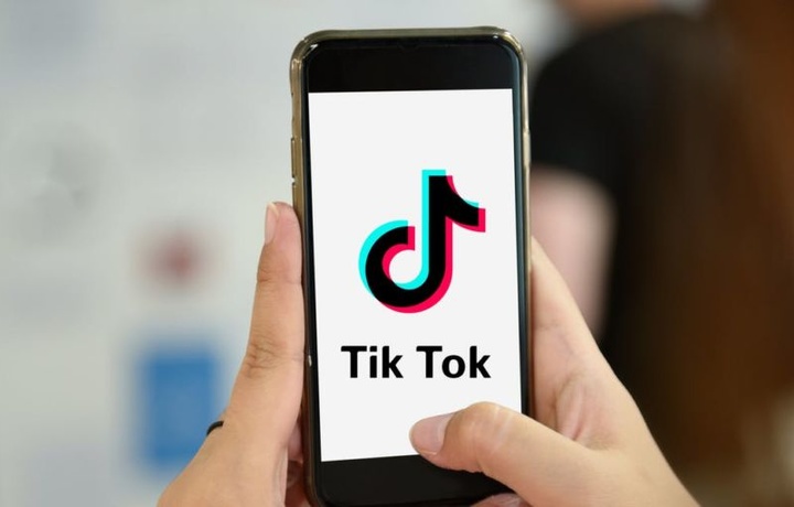 Как на iPhone скачать видео TikTok