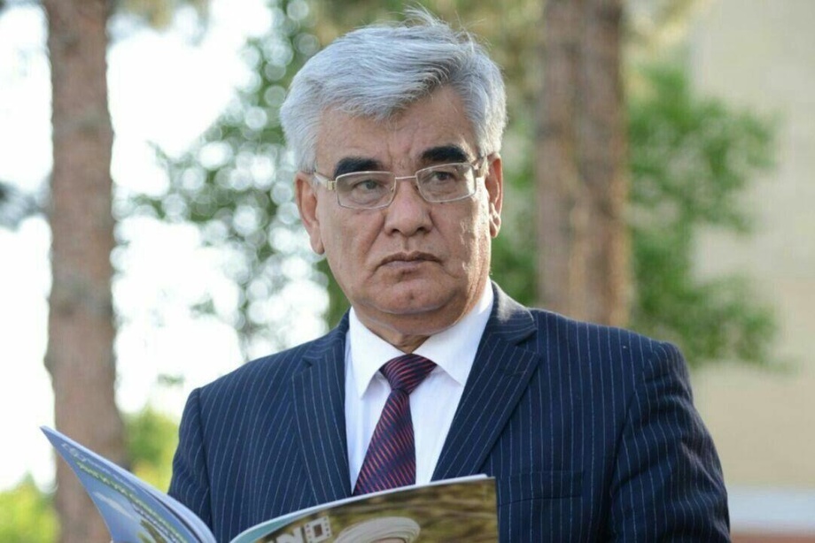 Usmon Azim Yangi O‘zbekiston haqida katta maqola yozdi