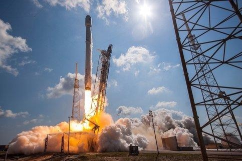 SpaceX выведет на орбиту спутник Intelsat G-37