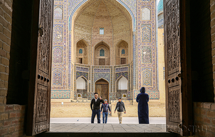 Туризмнинг ЯИМдаги улуши камида 2 баравар оширилади – Президент қарори