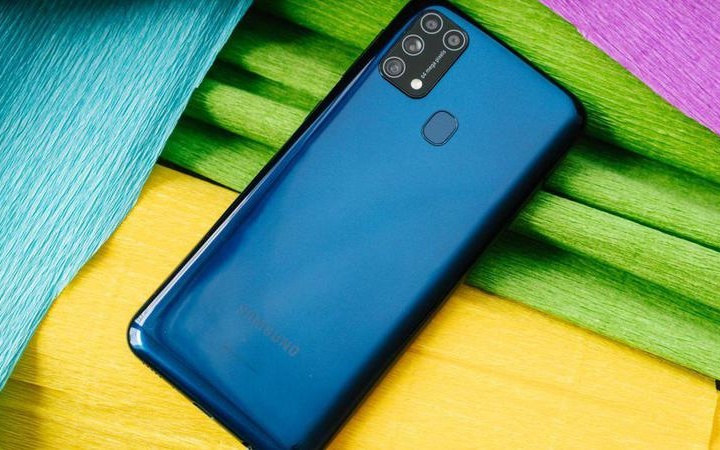 «Анонсга 10 кун қолганида»: «Samsung»нинг энг зўр батареяли ва арзон смартфони ҳақидаги тафсилотлар интернетга чиқиб кетди