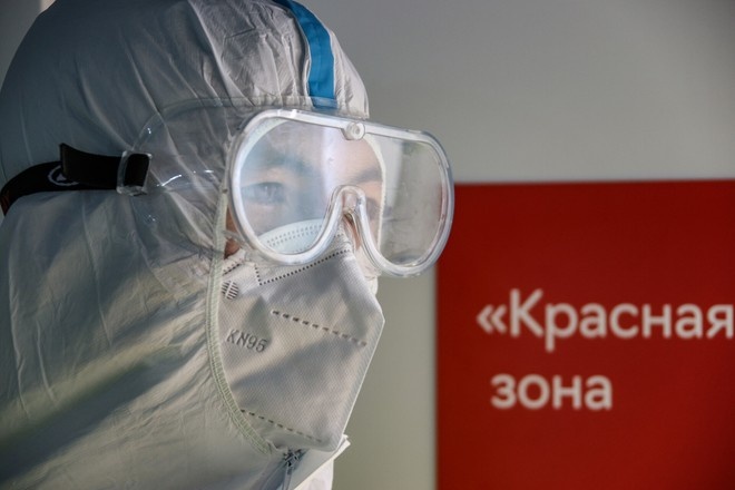 Число умерших от COVID-19 в России впервые превысило 300 человек за сутки