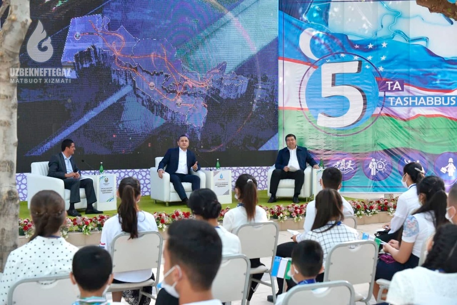 «O‘zbekneftgaz» AJ Boshqaruvi raisi buxorolik yoshlar bilan uchrashdi (foto)